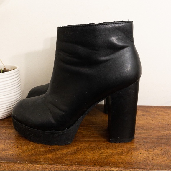H&M Divided Black Chunky Lug Sole High Heeled Ankle Boots Size 39 8 - Picture 5 of 10